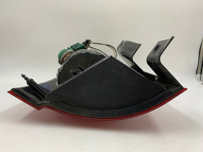 2004-2008 Chrysler Town & Country Passenger Side Tail Light OEM B02B55011
