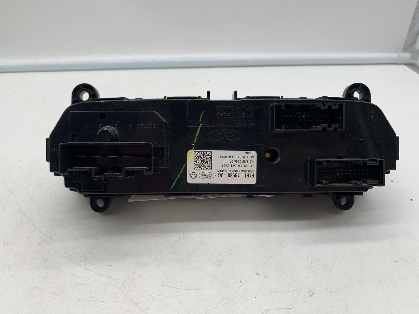 2015-2018 Ford Focus AC Heater Climate Control Unit OEM A02B40011
