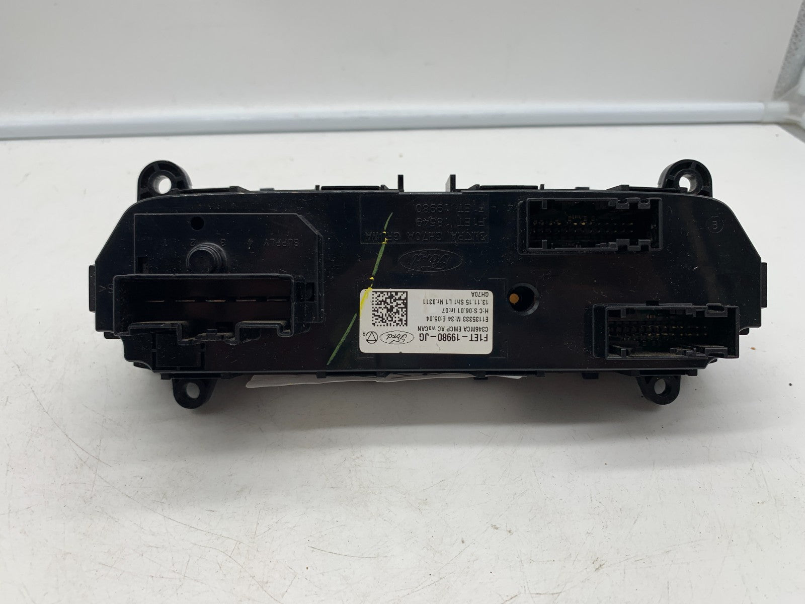 2015-2018 Ford Focus AC Heater Climate Control Unit OEM A02B40011