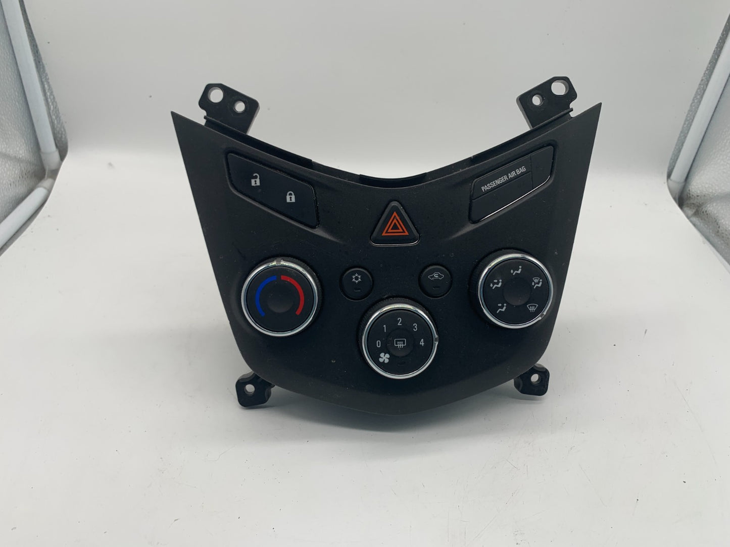 2017-2019 Chevrolet Sonic AC Heater Climate Control Unit OEM C01B14005