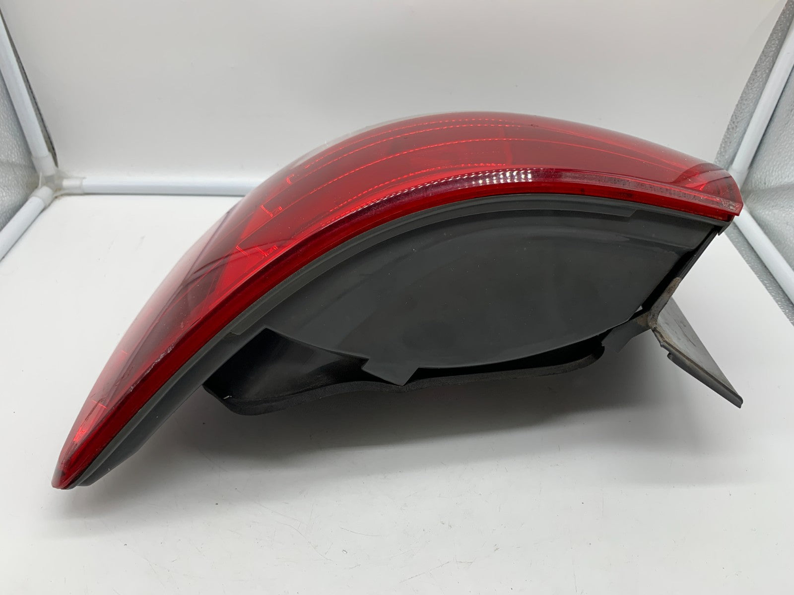 2006-2008 Hyundai Sonata Passenger Side Tail Light Taillight OEM A01B51040