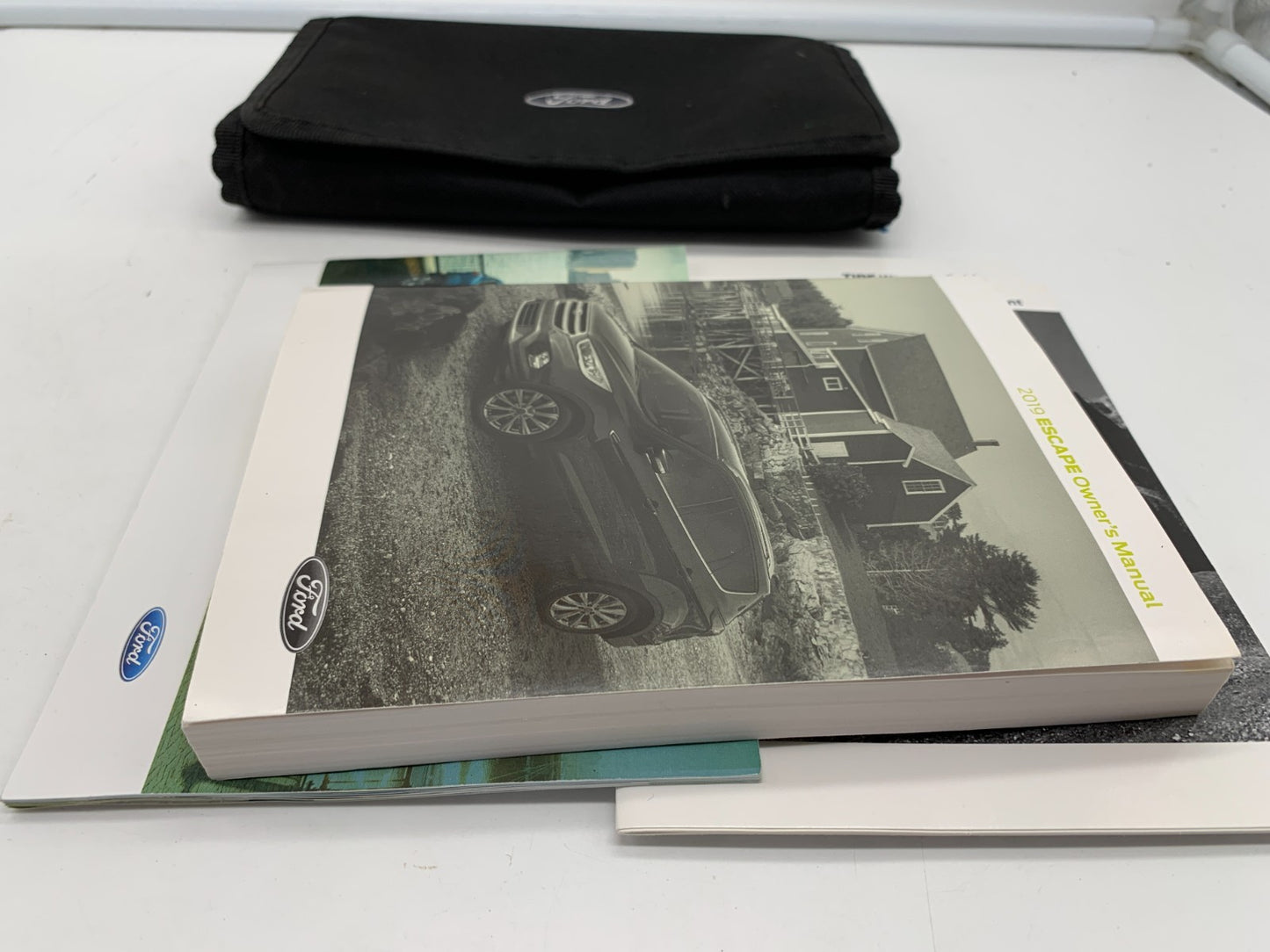 2019 Ford Escape Owners Manual Set with Case OEM C02B14053