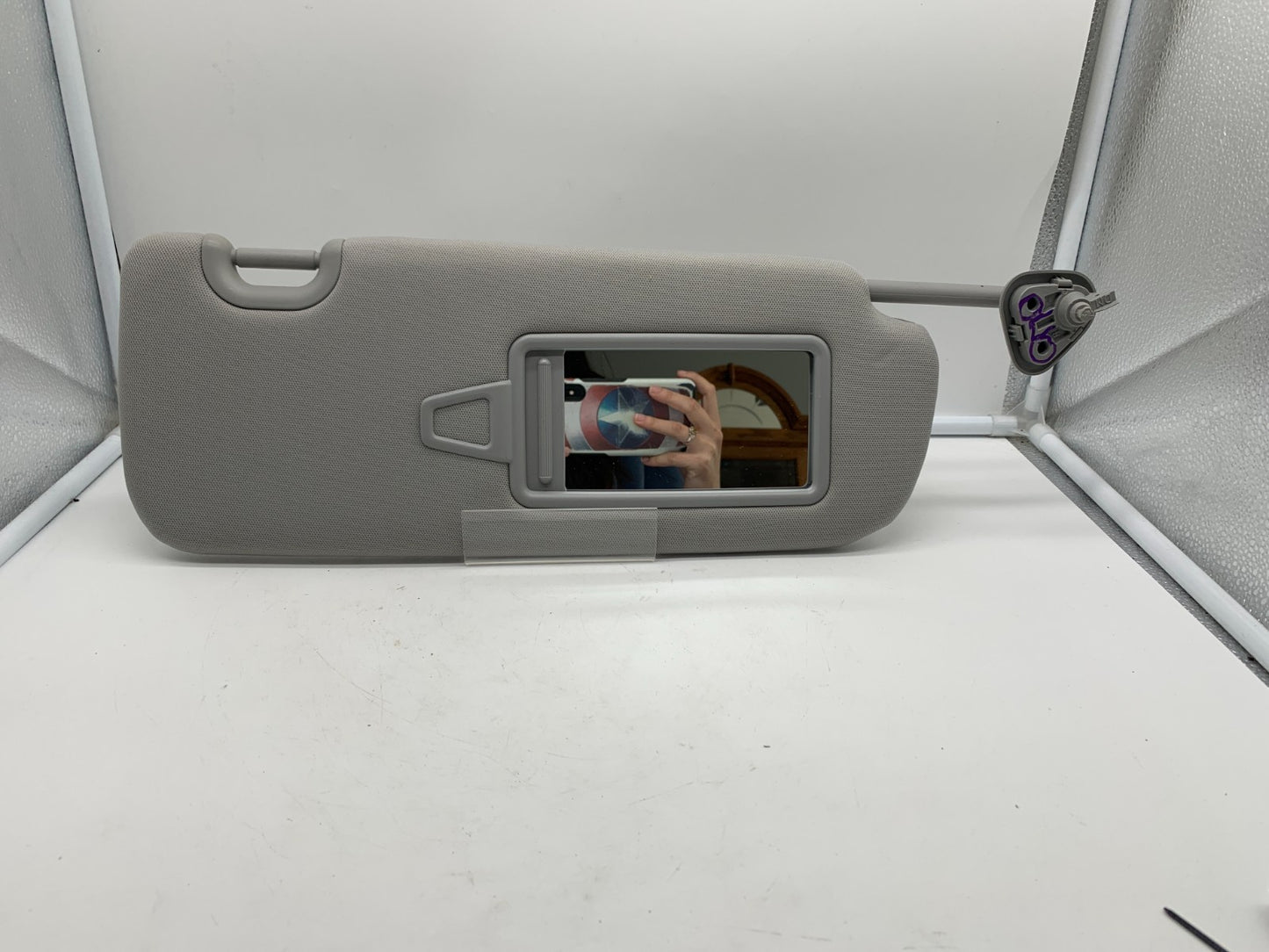 2013-2019 Hyundai Santa Fe Passenger Sun Visor Gray Illuminated OEM B04B46005