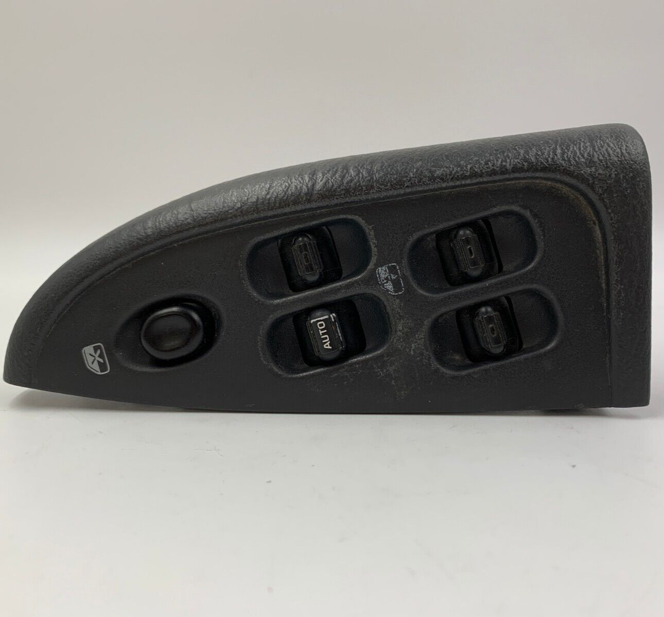 2001-2004 Chrysler 300M Master Power Window Switch OEM C02B31055