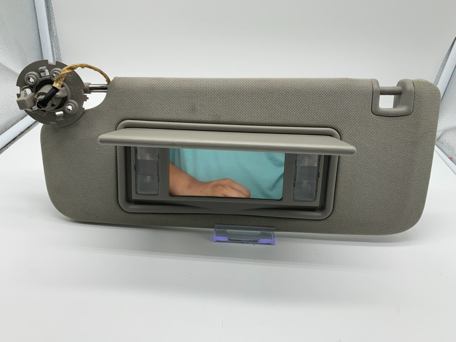 2013-2017 Cadillac XTS Driver Sun Visor Illuminated Gray OEM D03B44007