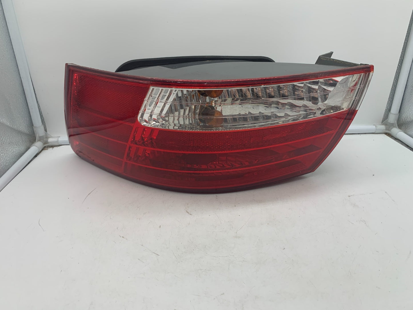 2006-2008 Hyundai Sonata Passenger Side Tail Light Taillight OEM A01B51040