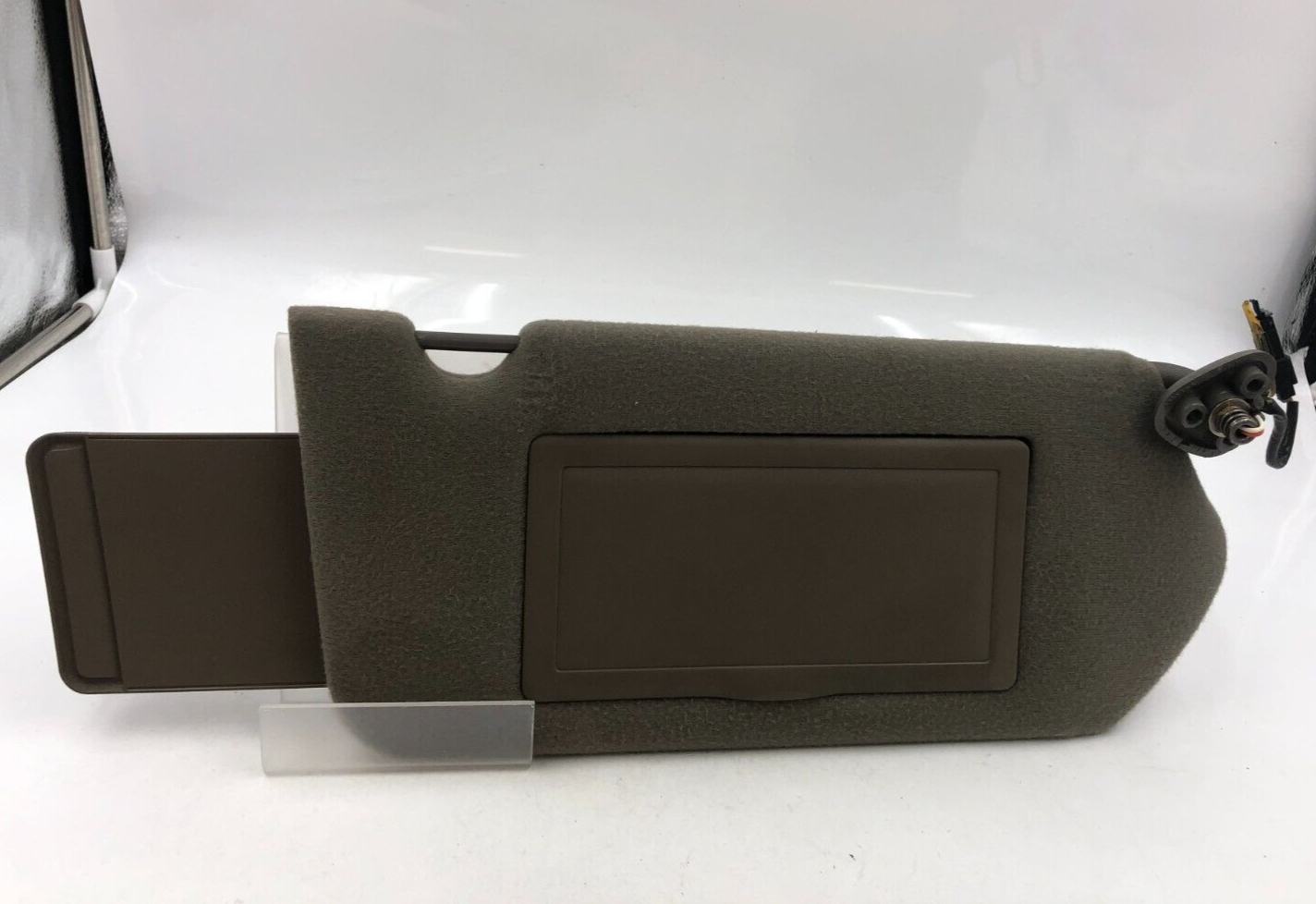 2000-2005 Chevrolet Impala Passenger Sun Visor Gray Illuminated OEM E01B18034