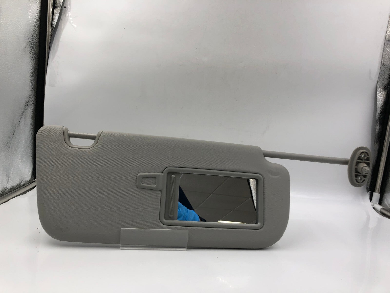 2014-2019 Kia Soul Passenger Sun Visor Gray Illuminated OEM B03B12003