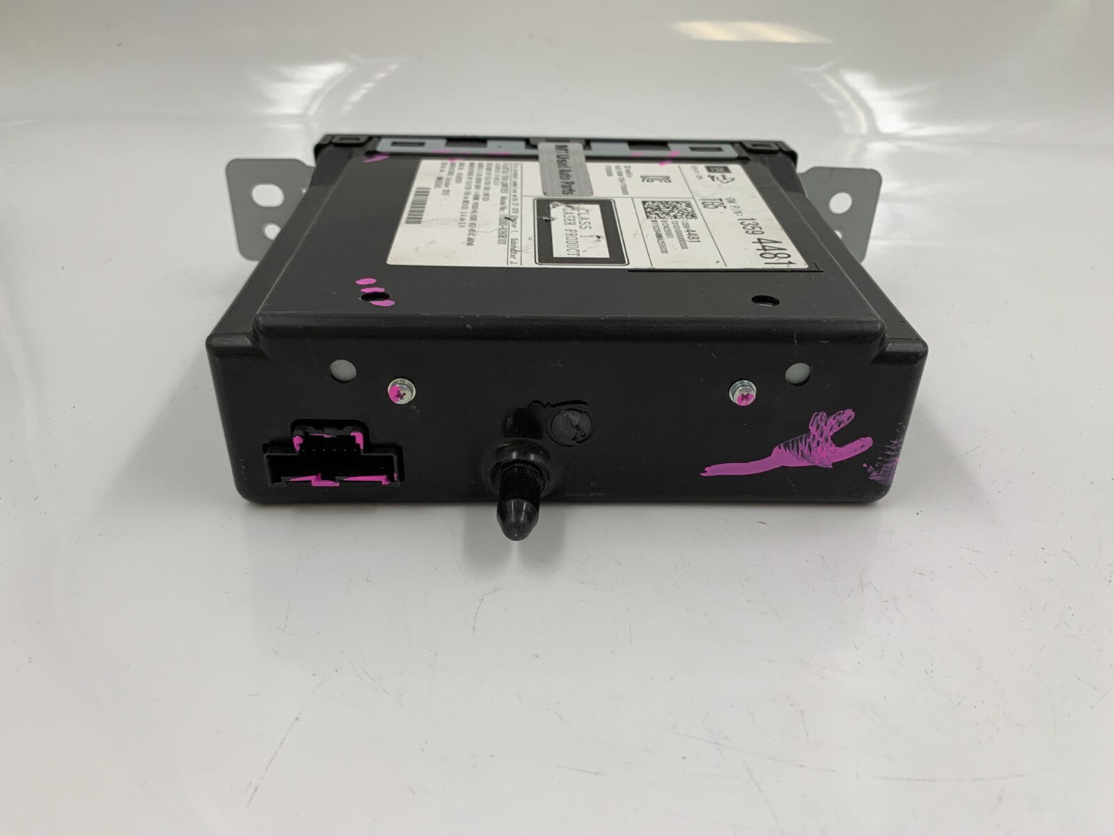 2016 Cadillac SRX AM FM CD Player Radio Receiver OEM D03B18008
