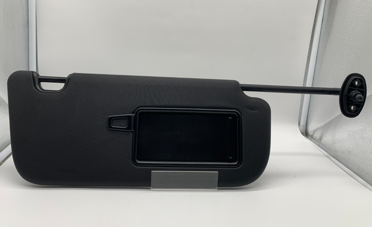 2014-2019 Kia Soul Passenger Sun Visor Black Illumination D01B22008