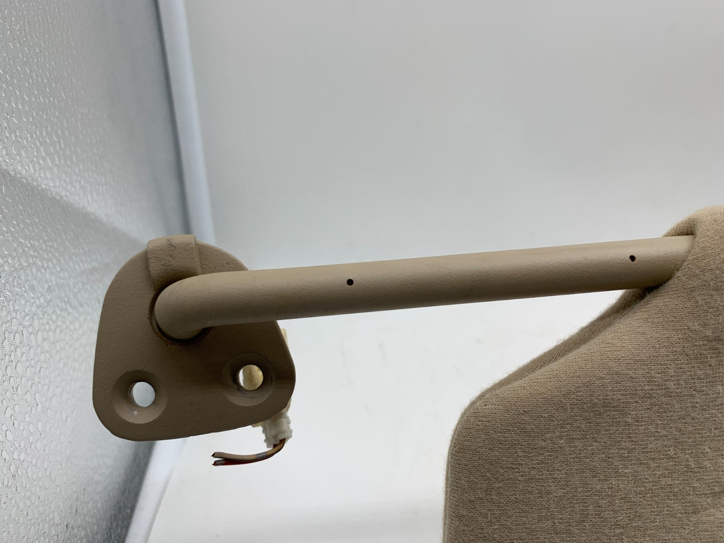 2005-2012 Toyota Avalon Passenger Sun Visor Beige Illuminated OEM A03B06003