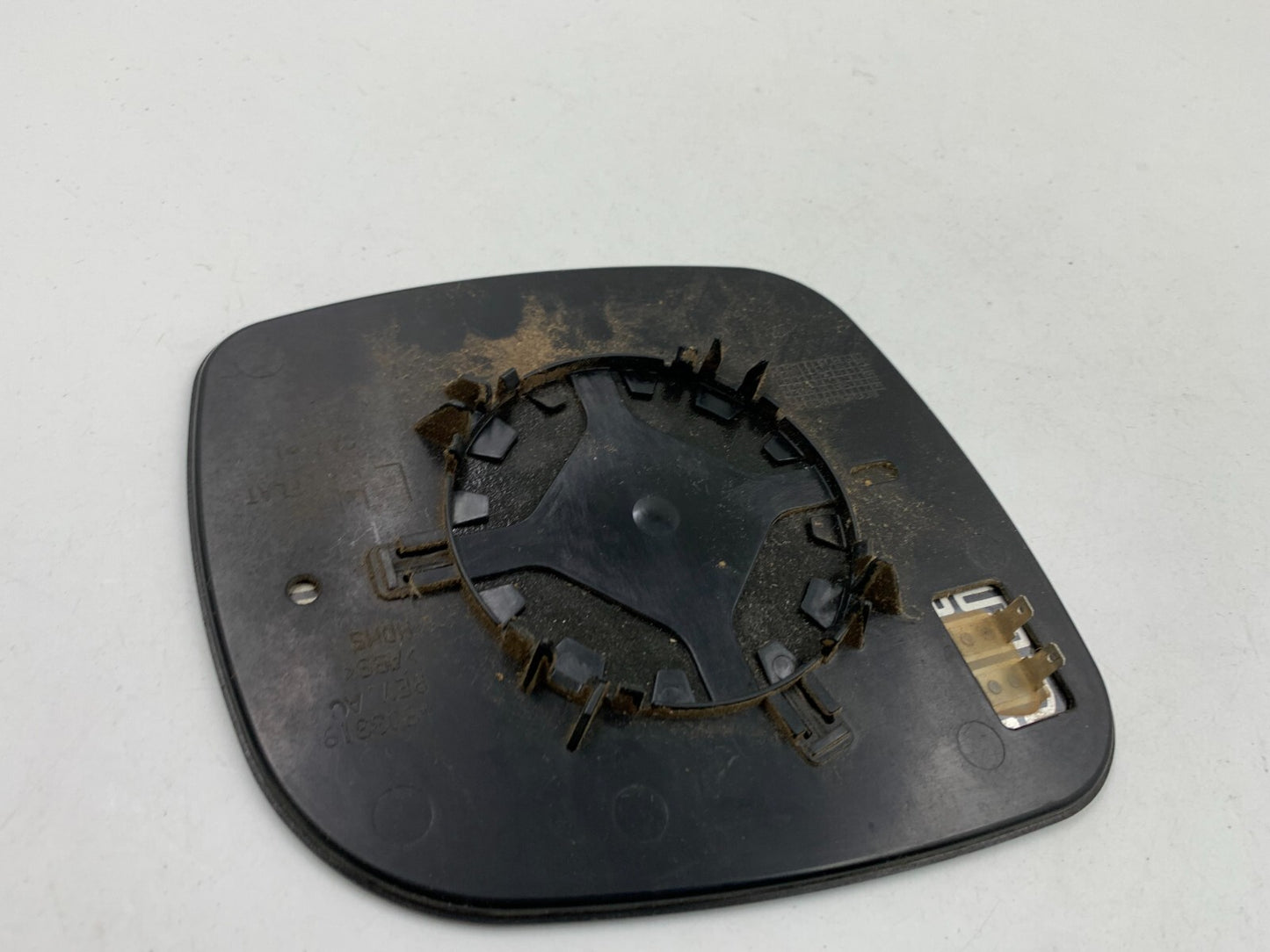 2008-2010 Chrysler Town & Country Driver Power Door Mirror Glass Only E01B43081