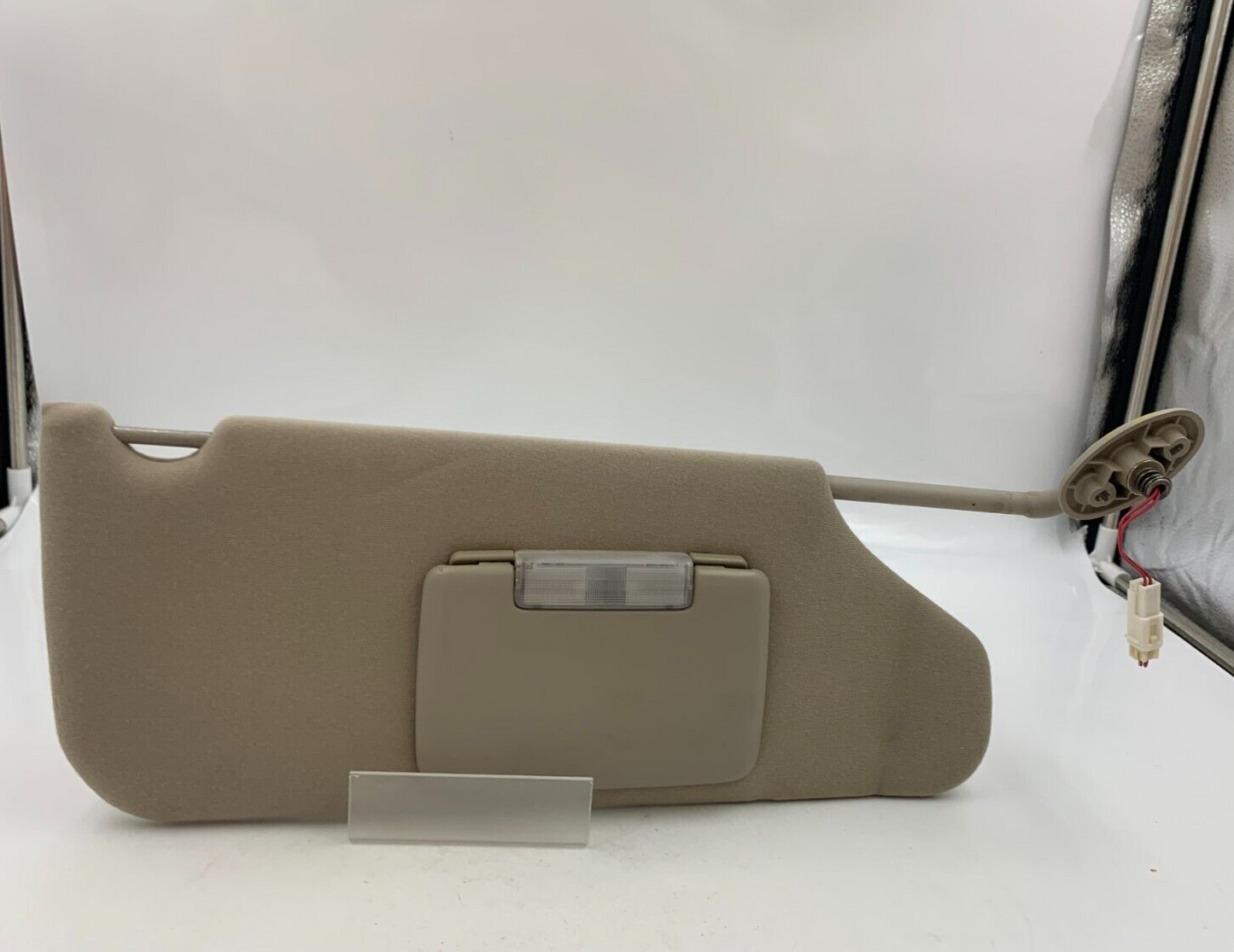 2004-2007 Jeep Liberty Passenger Sun Visor Gray Illuminated OEM D02B02052