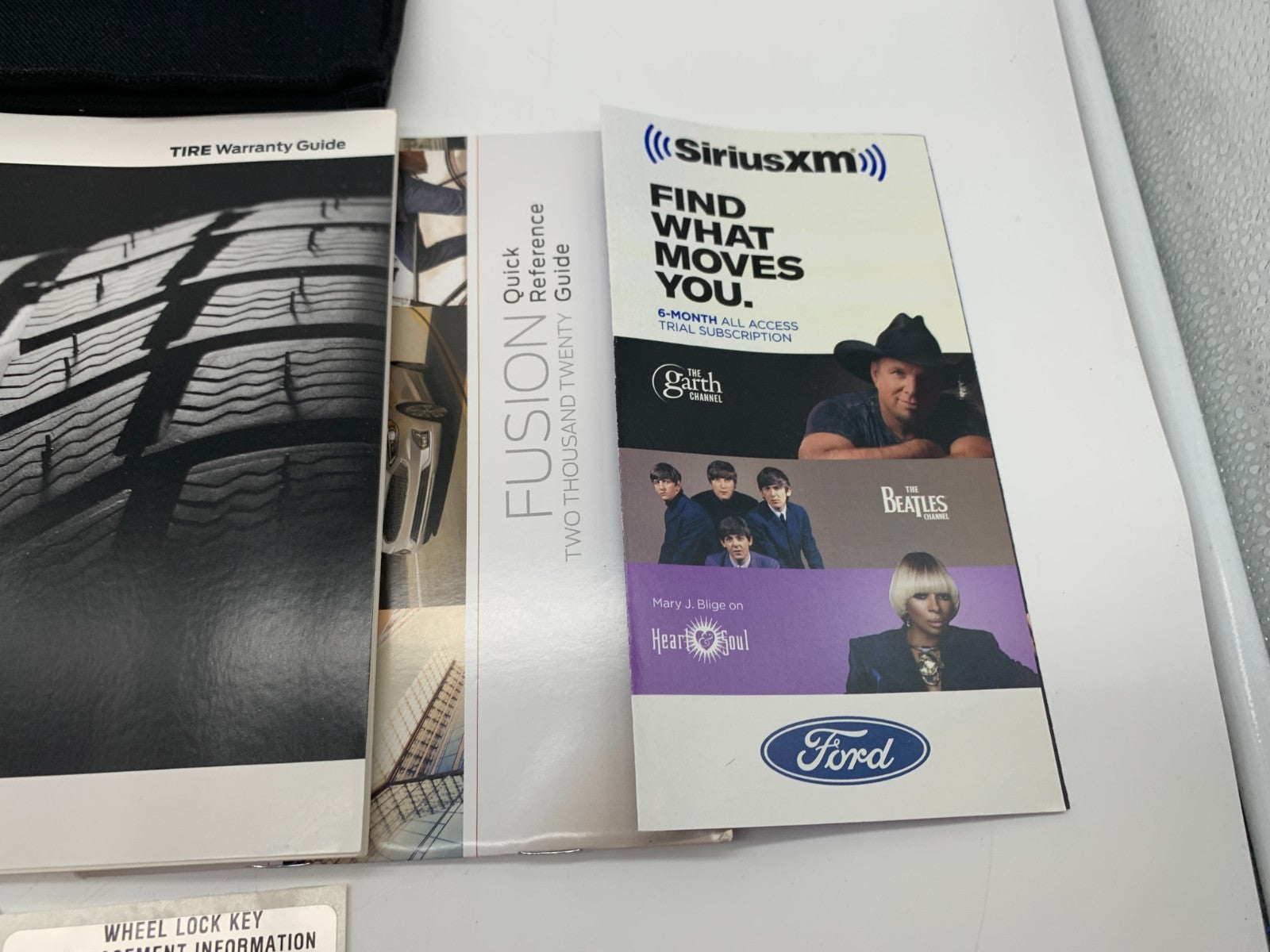 2020 Ford Fusion Owners Manual Set with Case OEM D03B43002