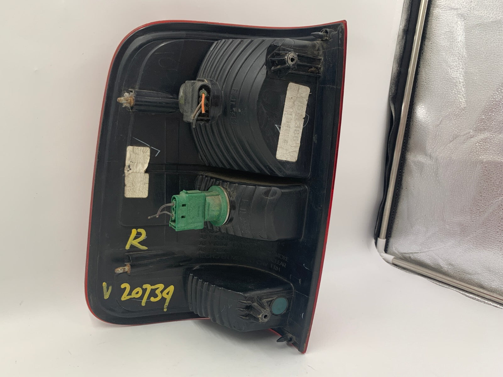 2004-2008 Ford F-150 Passenger Side Tail Light Taillight Styleside OEM E03B26090