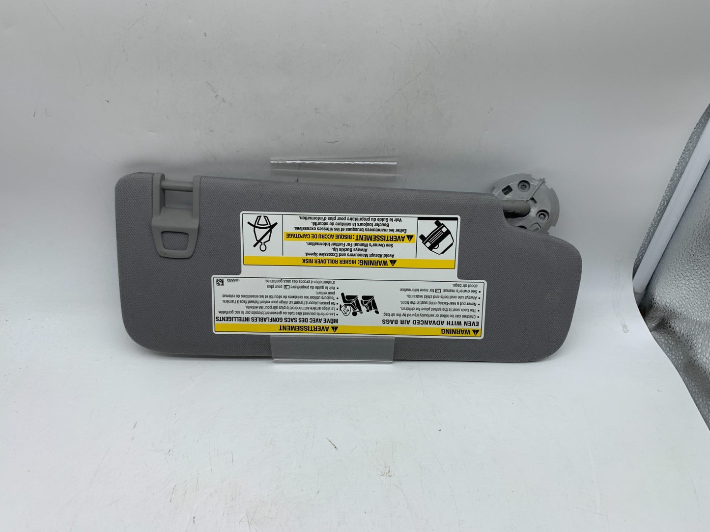 2018-2019 Chevrolet Equinox Driver Sun Visor Illumination Gray OEM D03B20001