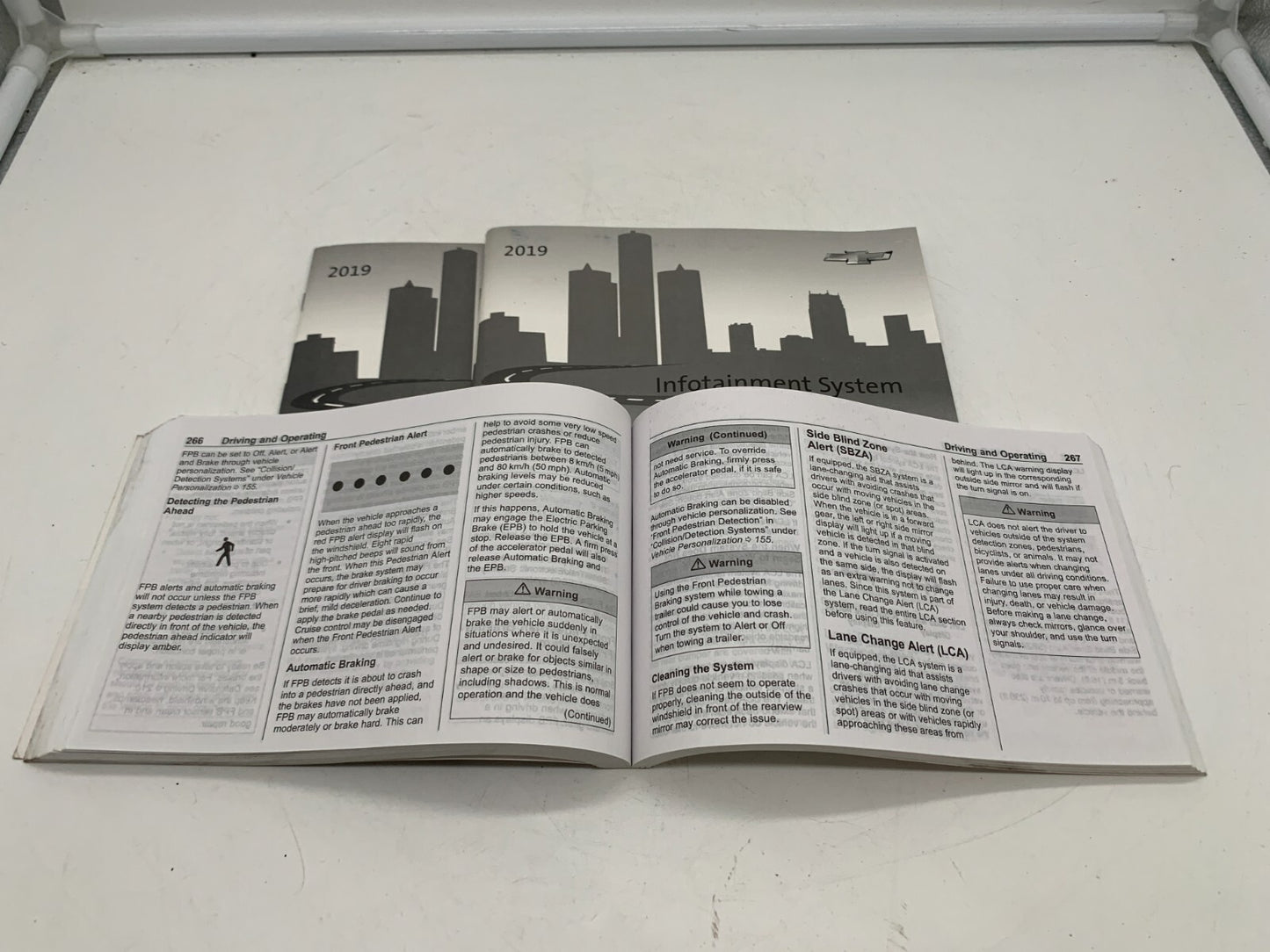 2019 Chevy Traverse Owners Manual Set OEM A01B13003