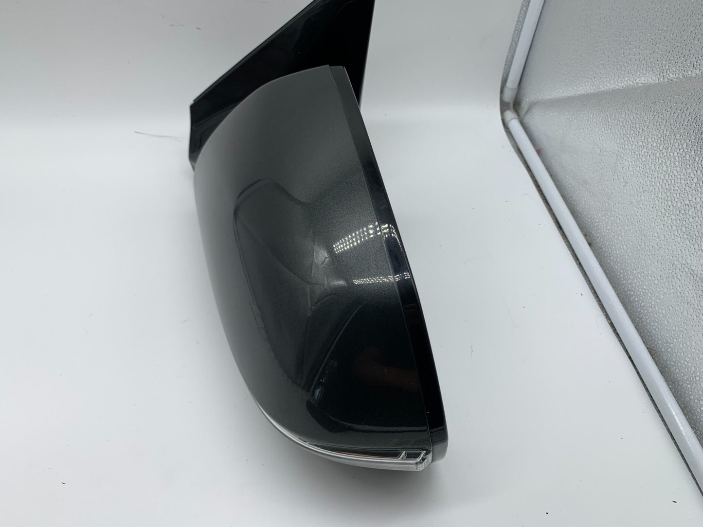 2013-2016 Hyundai Santa Fe Driver Side View Power Door Mirror Gray OEM B03B54004