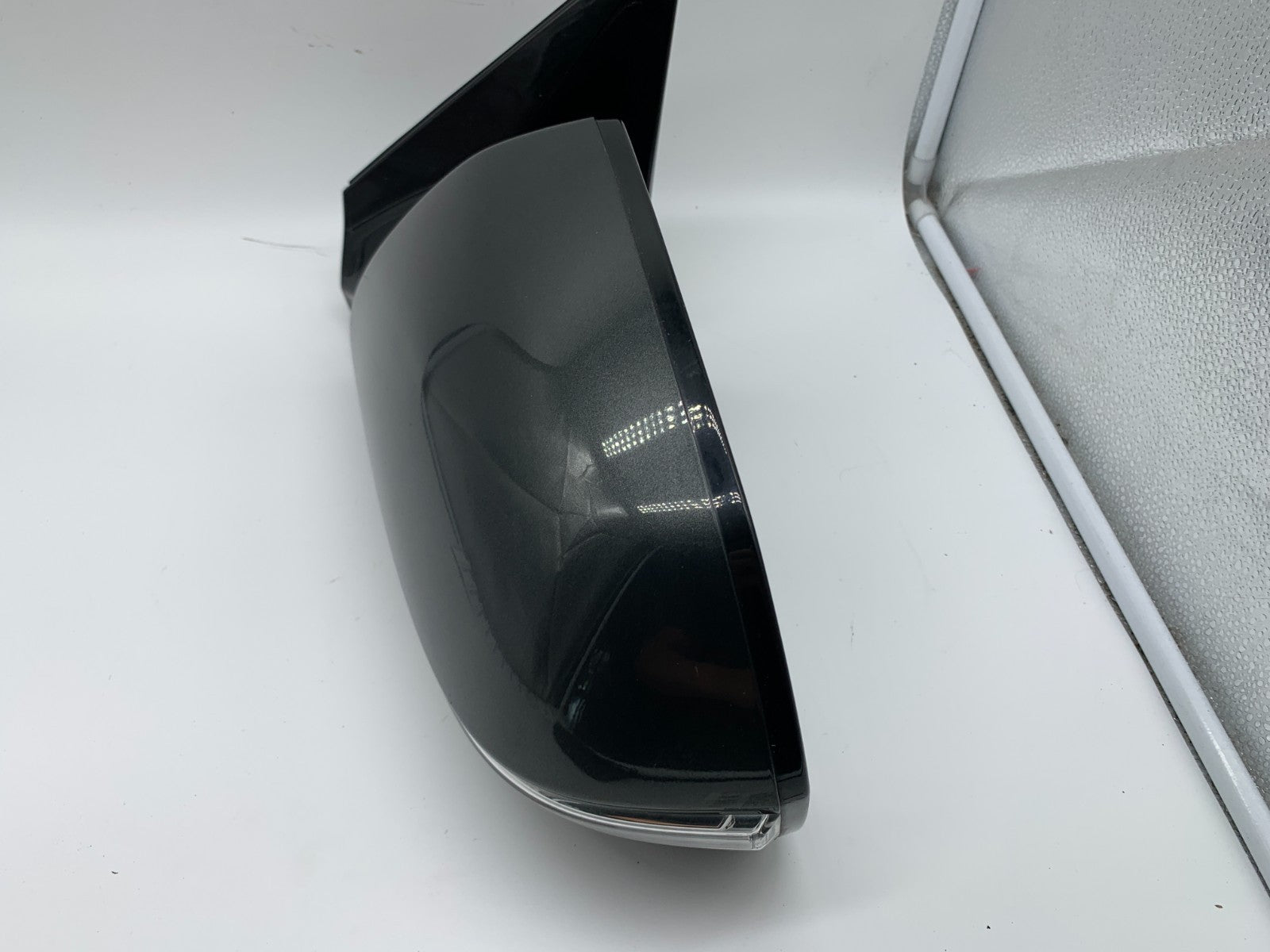 2013-2016 Hyundai Santa Fe Driver Side View Power Door Mirror Gray OEM B03B54004
