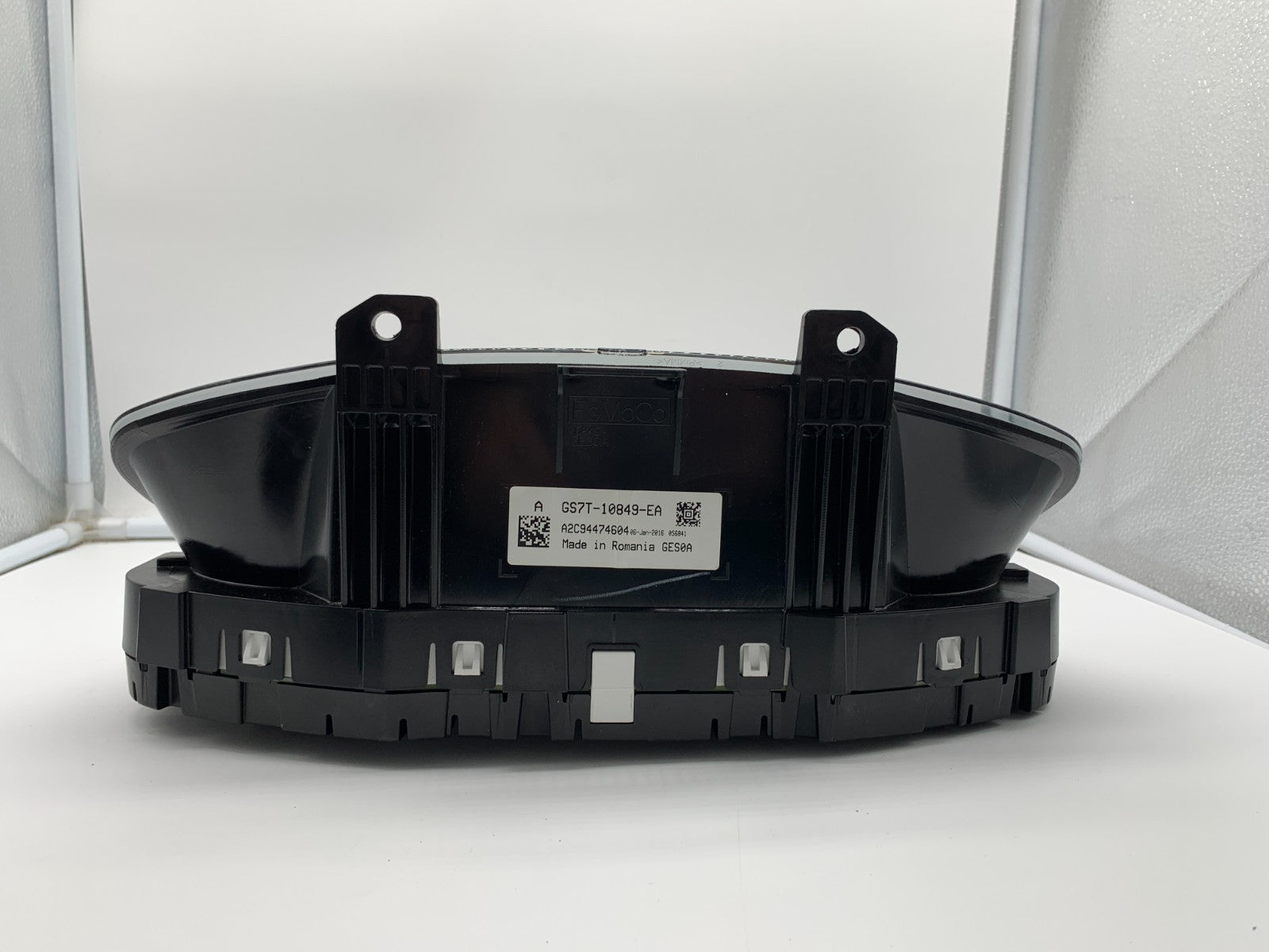 2016 Ford Fusion Speedometer Instrument Cluster 27,258 Miles OEM E04B36082