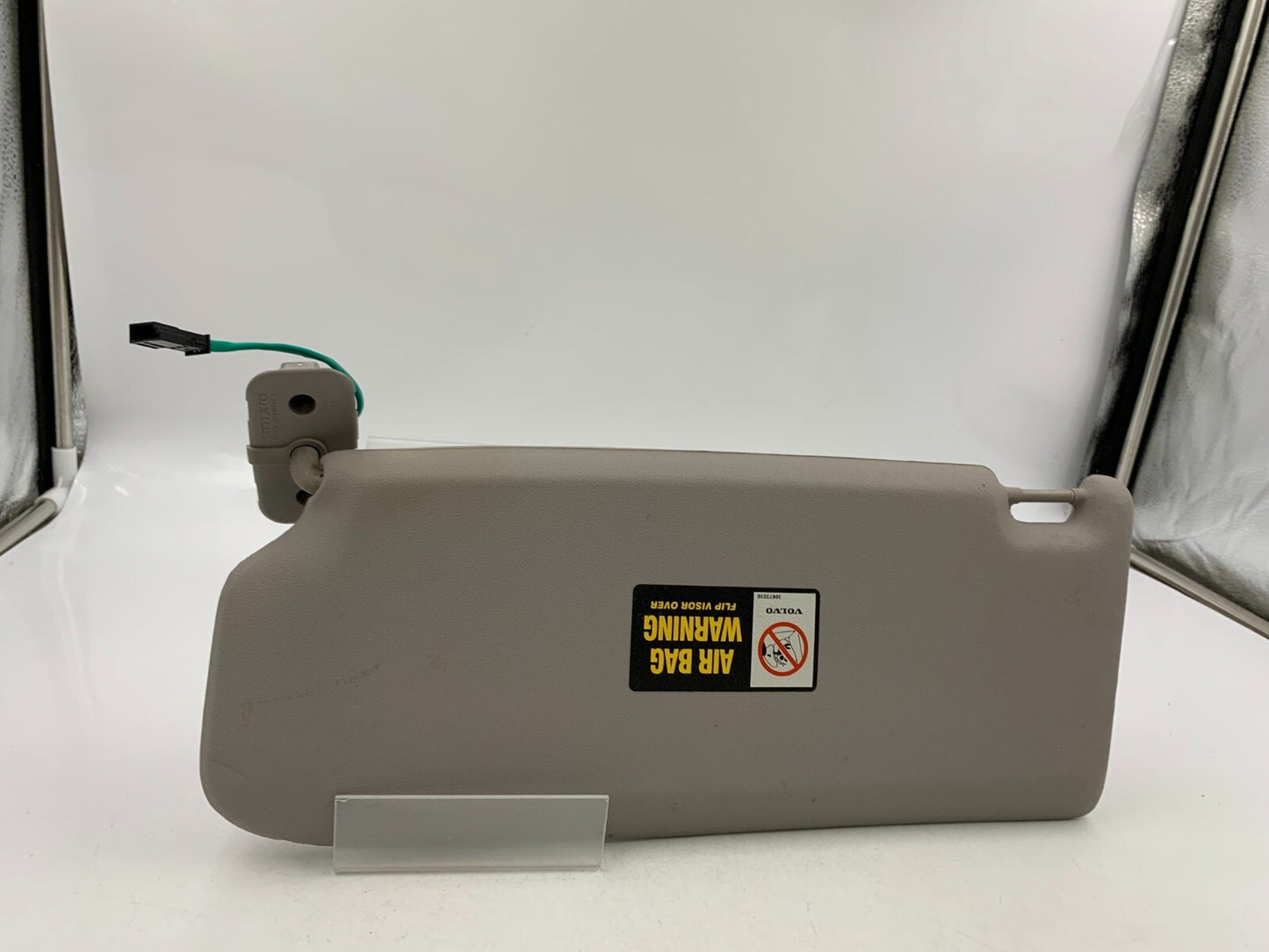 2004-2006 Volvo V40 Passenger Sun Visor Gray Illuminated OEM B01B54008