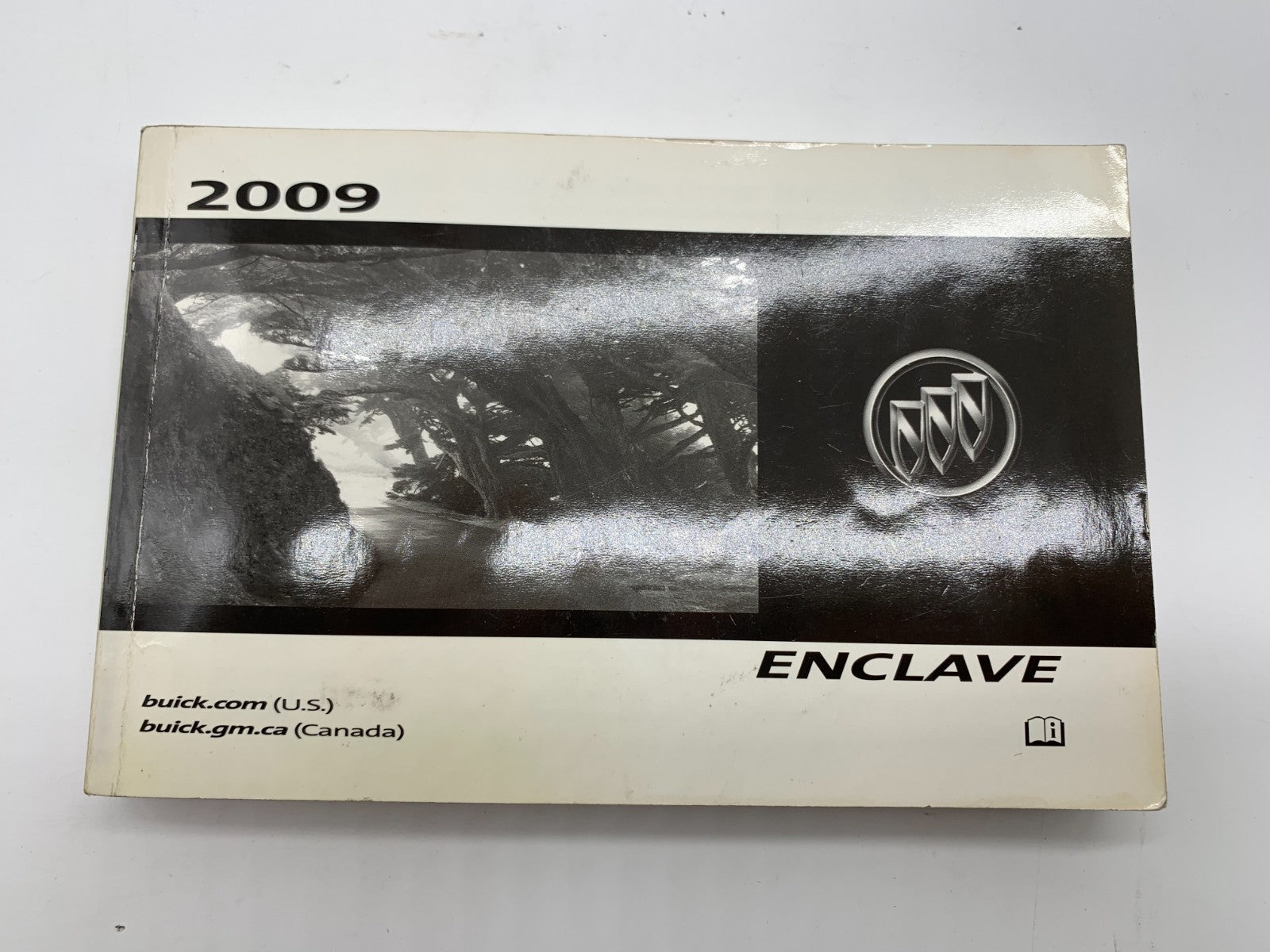 2009 Buick Enclave Owners Manual Set with Case OEM C04B63008