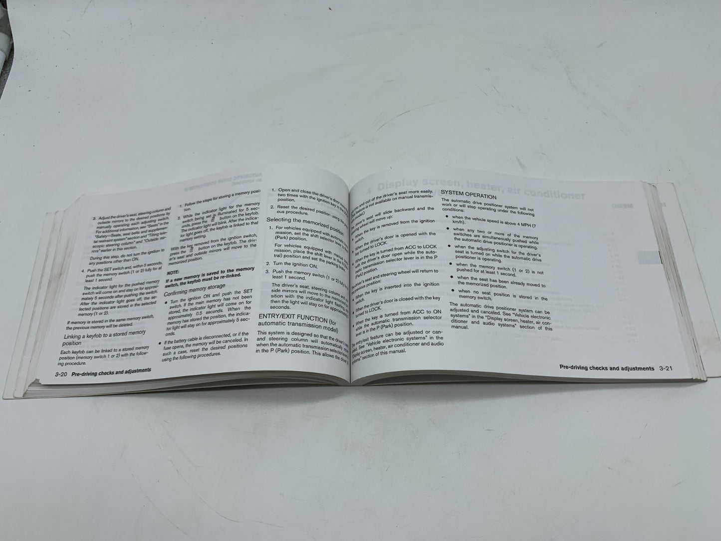 2005 Nissan Maxima Owners Manual with Case OEM C03B66005