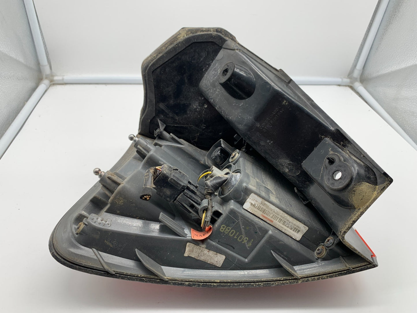 2014-2018 Jeep Grand Cherokee Passenger Side Tail Light Taillight OEM C04B61005