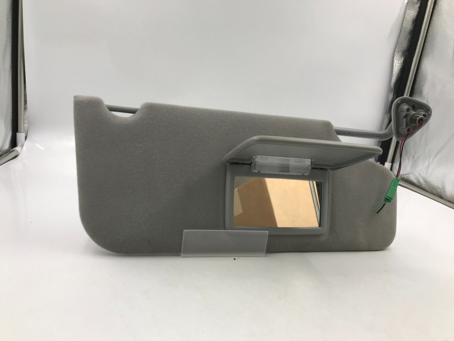 2005-2007 Ford Freestyle Passenger Sun Visor Gray Illuminated OEM D01B66008
