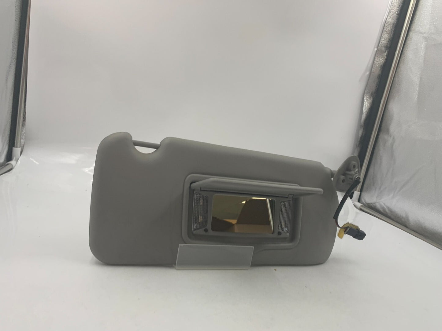 2007-2009 Cadillac SRX Passenger Sun Visor Illuminated Gray OEM D02B33080