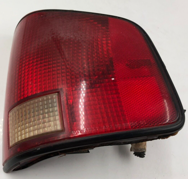 1994-2003 Chevrolet S10/S15 Sonoma Passenger Side Tail Light Taillight J02B37082