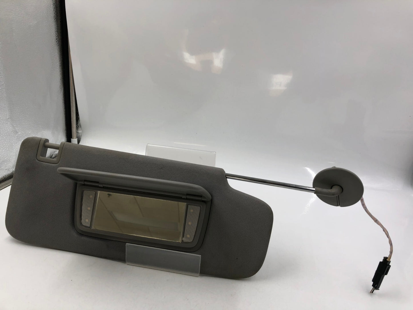 2020-2024 Chevrolet Equinox Passenger Sun Visor Gray Illuminated OEM A03B41056