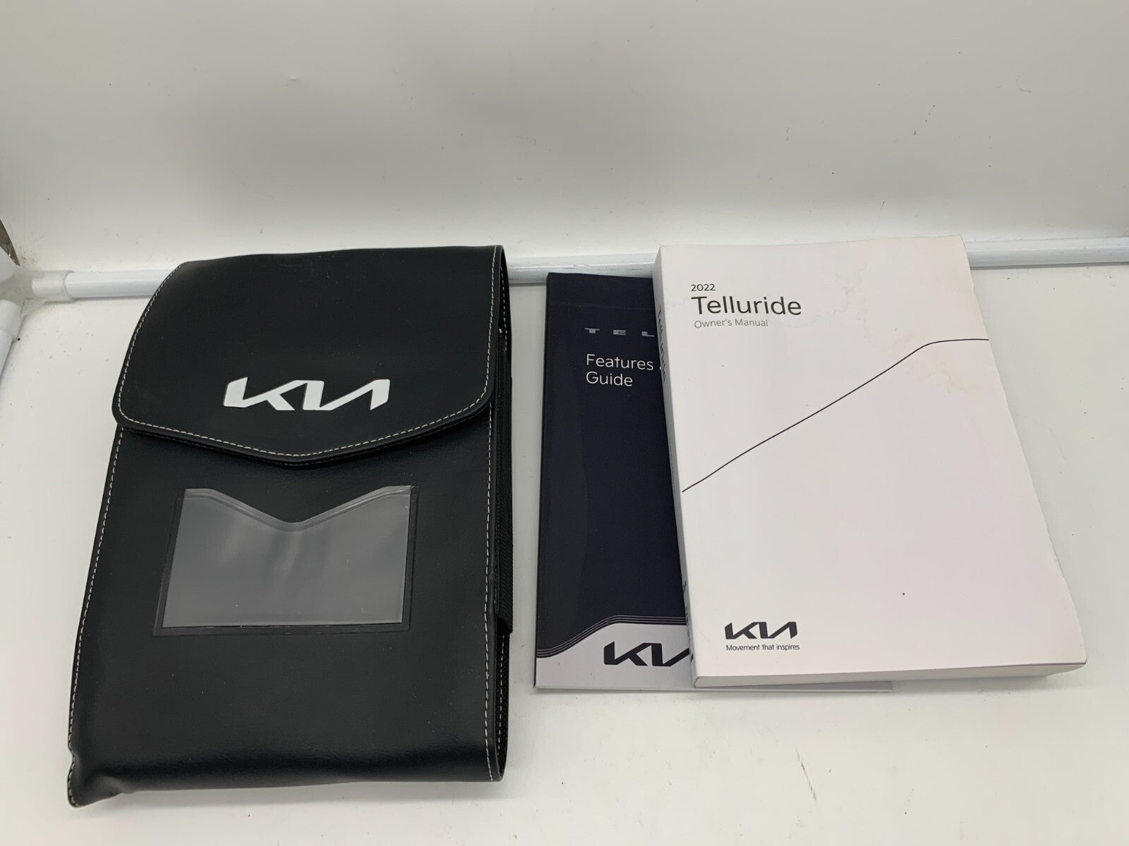 2022 Kia Telluride Sedan Owners Manual Set with Case OEM E01B46009