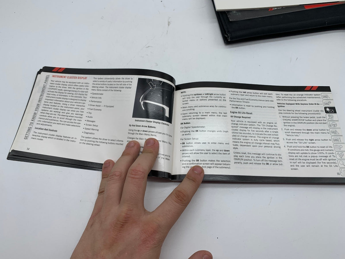 2018 Dodge Charger Owners Manual Set with Case OEM R01B08004