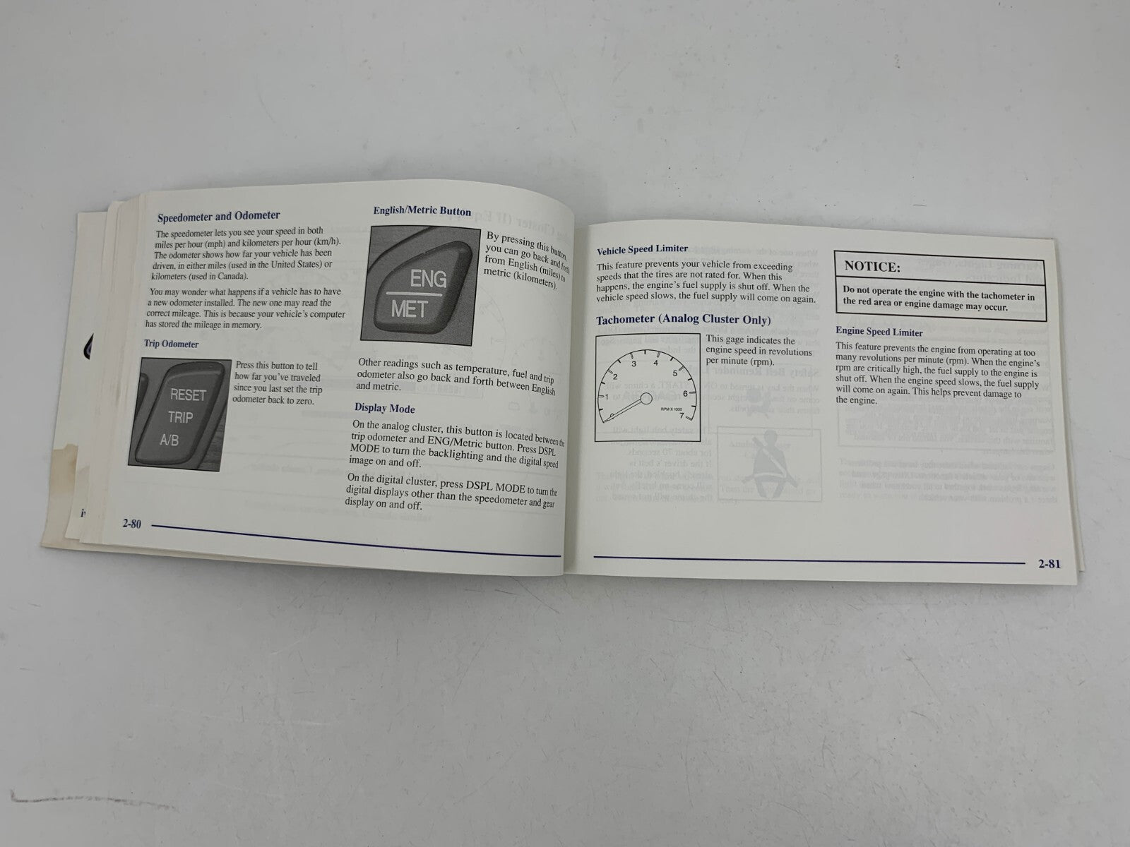 2001 Cadillac Deville Owners Manual Set with Case OEM A04B01041