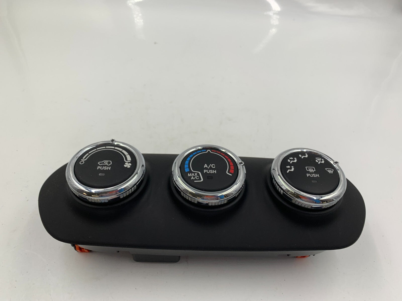 2015-2016 Jeep Renegade AC Heater Climate Control OEM B02B32033