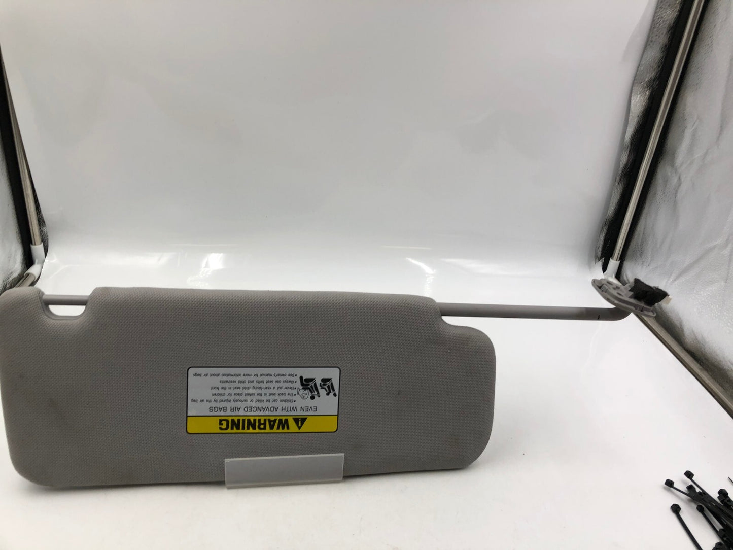 2015-2019 Hyundai Sonata Driver Sun Visor Gray Illuminated OEM A04B19041