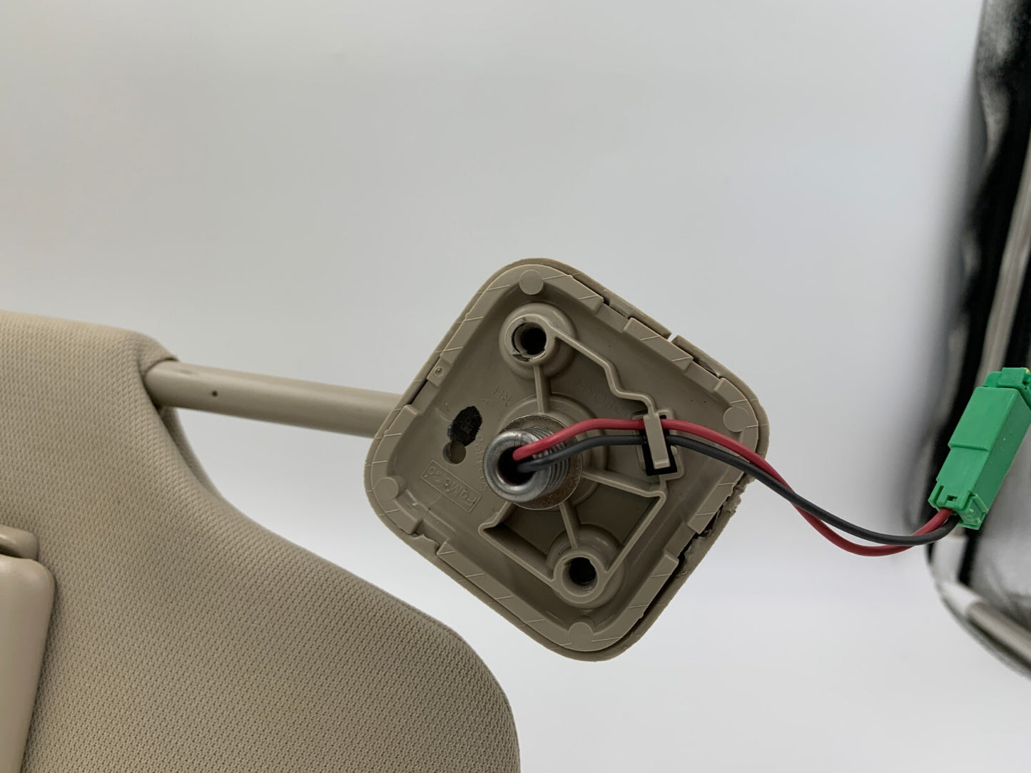 2010-2011 Ford Taurus Passenger Sun Visor Gray Illumination OME E01B01063