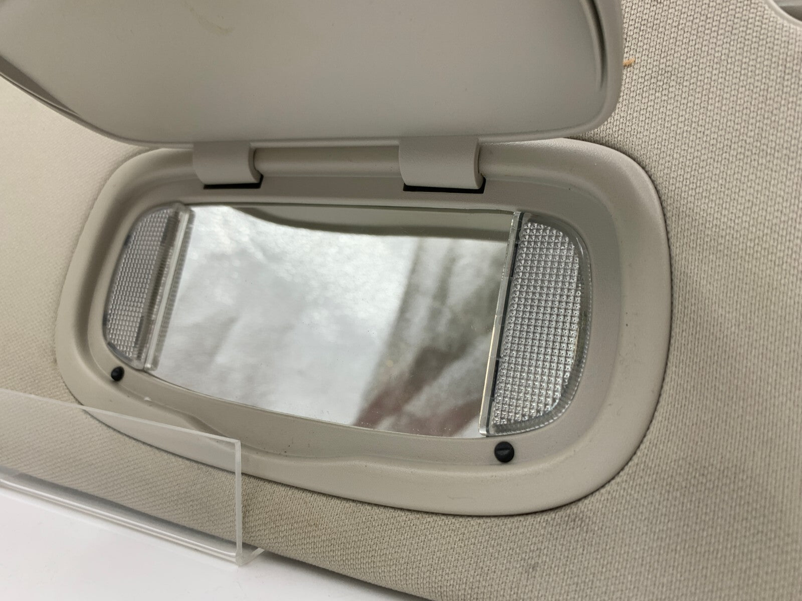 2014-2018 Jeep Grand Cherokee Passenger Sun Visor Gray Illuminated OEM E01B27026