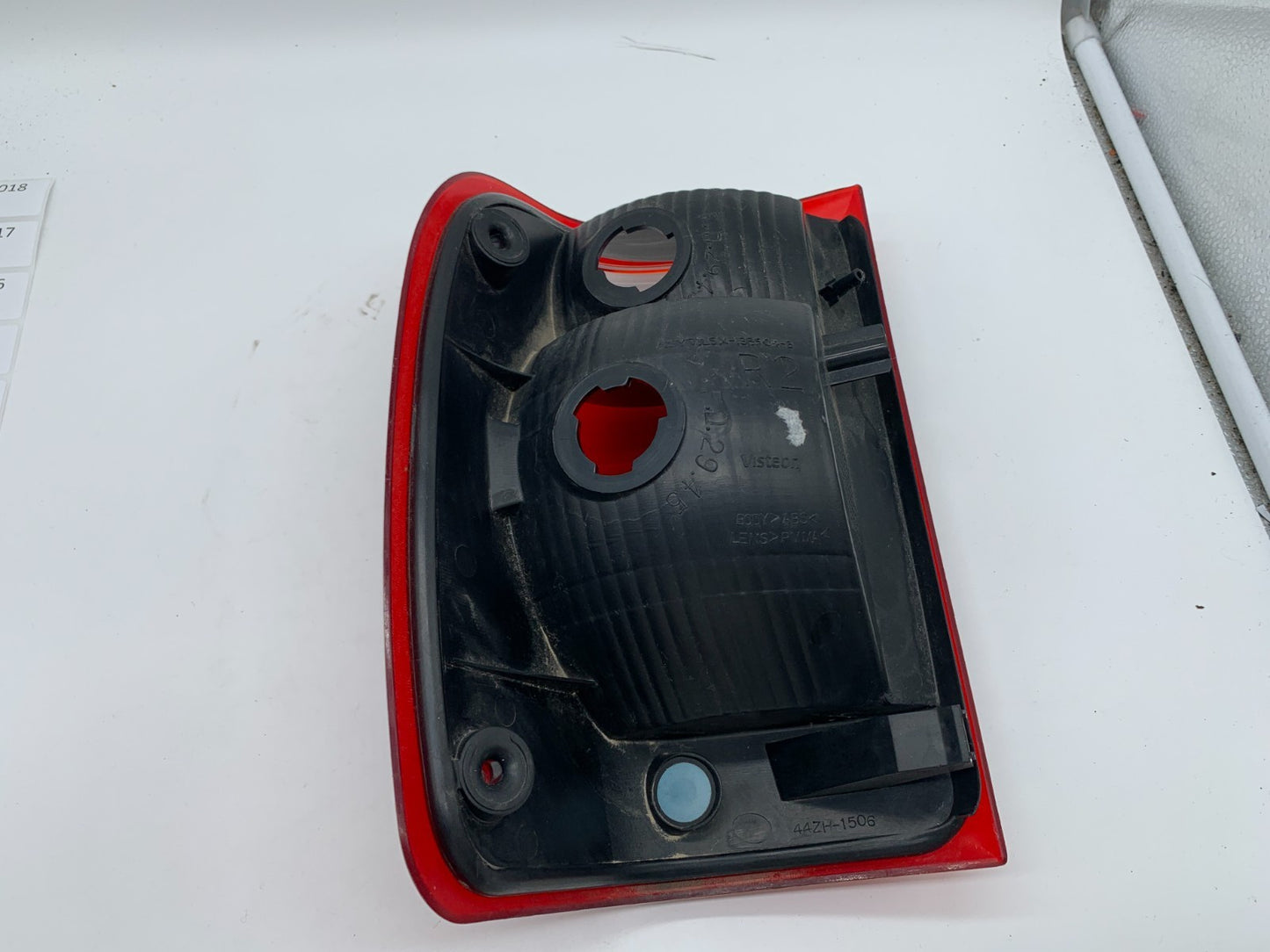 2001-2005 Ford Ranger Passenger Side Tail Light Tailight OEM D02B68001