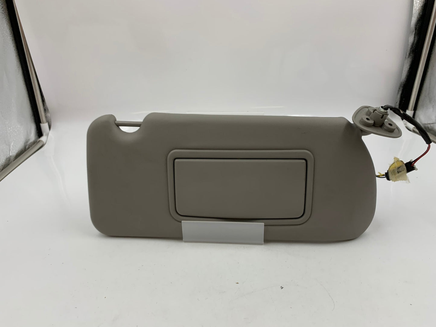 2003-2007 Cadillac CTS Passenger Sun Visor Gray Illuminated OEM E02B63003