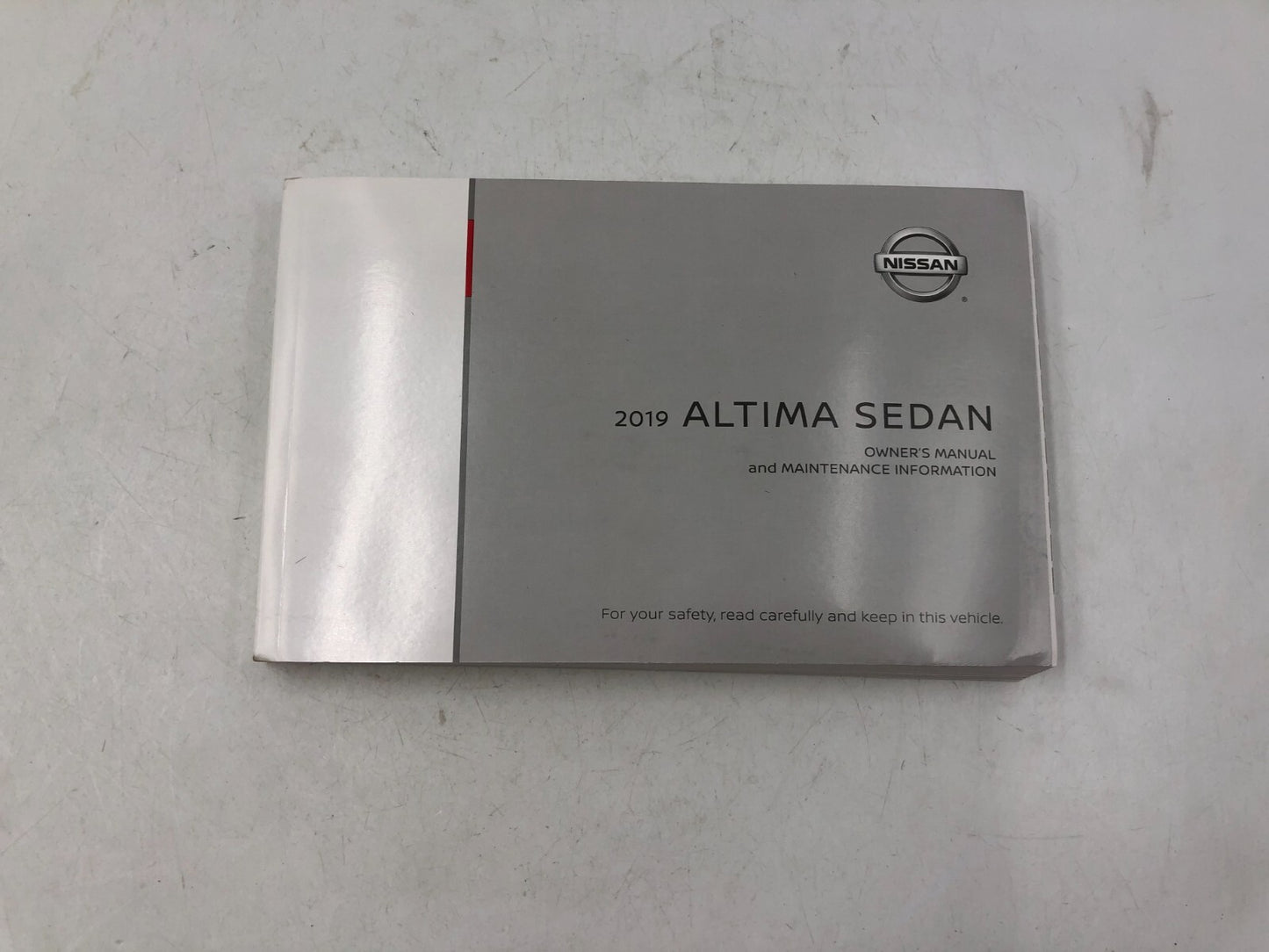 2019 Nissan Altima Sedan Owners Manual Set with Case OEM E01B69008