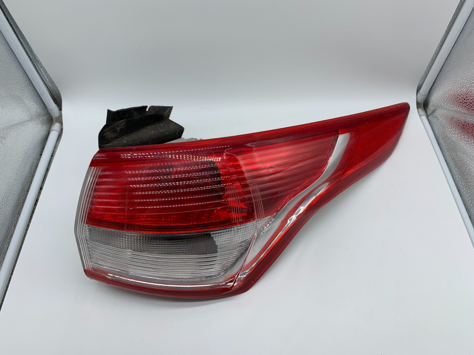 2013-2016 Ford Escape Passenger Side Tail Light Taillight OEM A03B54002