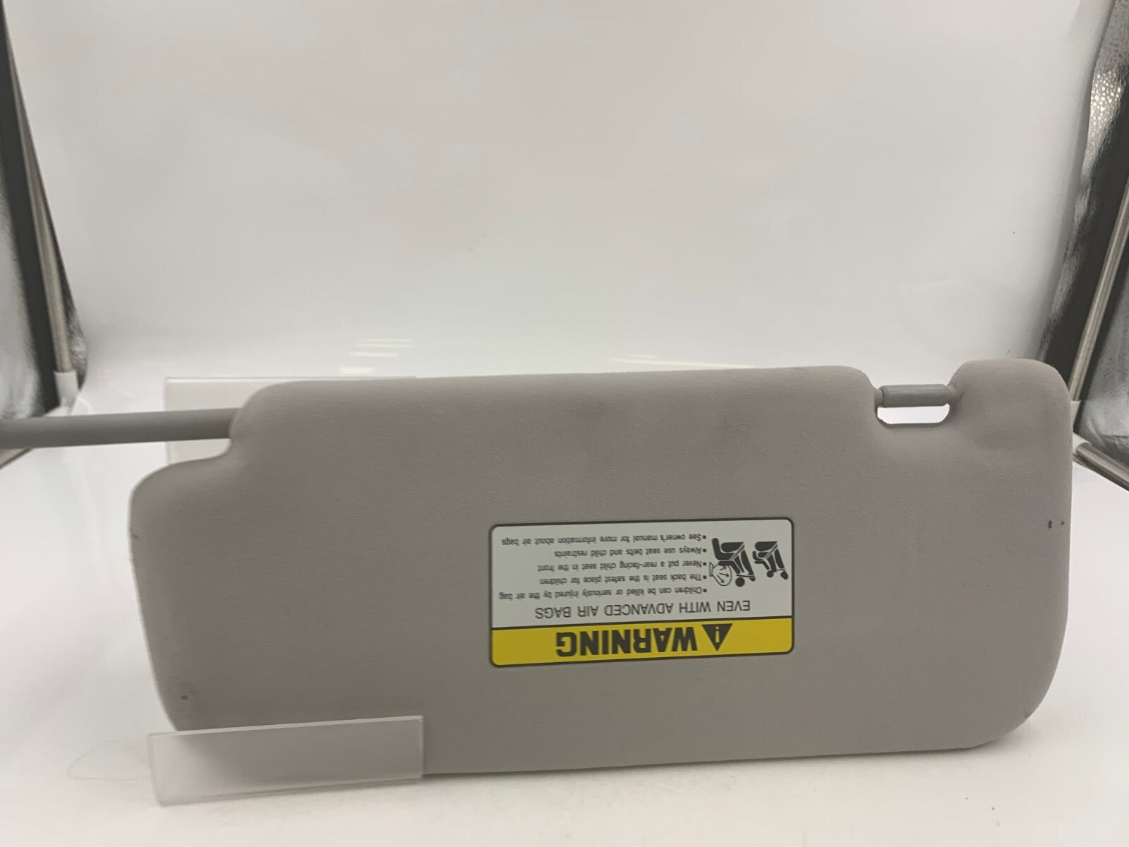 2012-2017 Hyundai Azera Passenger Sun Visor Gray Illuminated OEM C03B02086