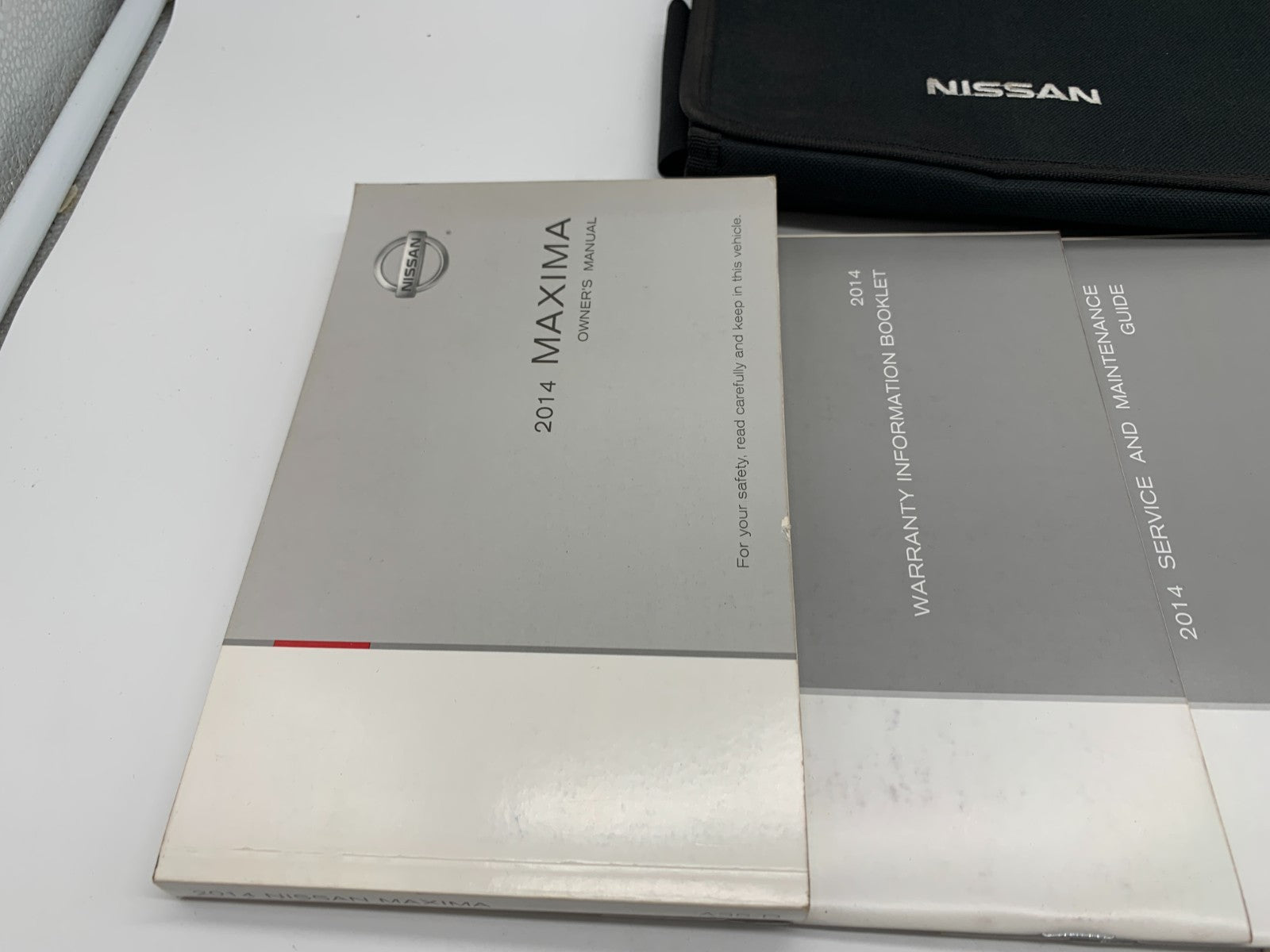 2014 Nissan Maxima Owners Manual Set with Case OEM D01B19014