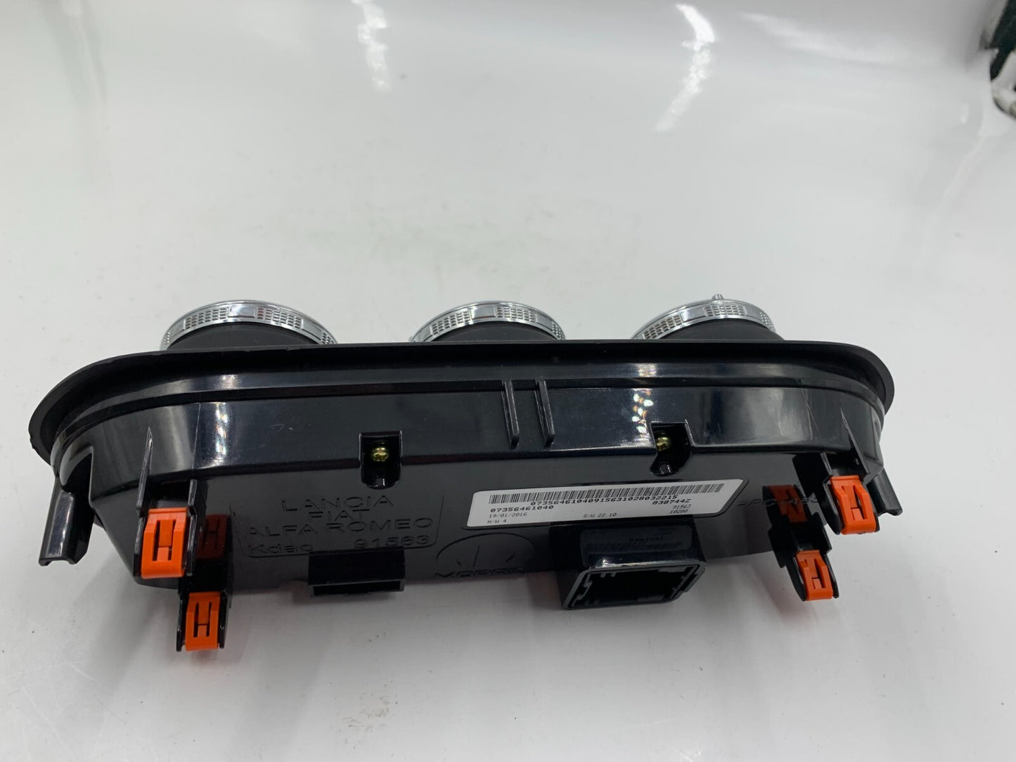 2015-2016 Jeep Renegade AC Heater Climate Control OEM B02B32033