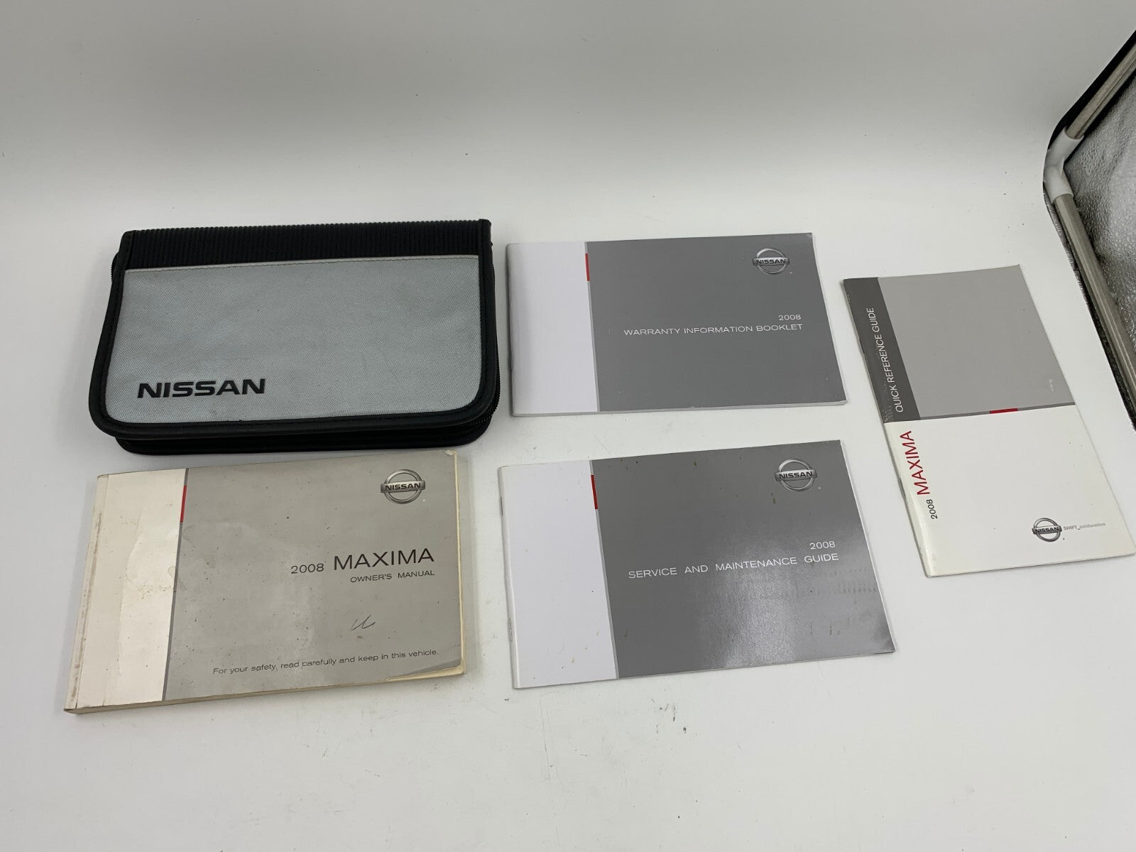 2008 Nissan Maxima Owners Manual Set with Case OEM E02B66011