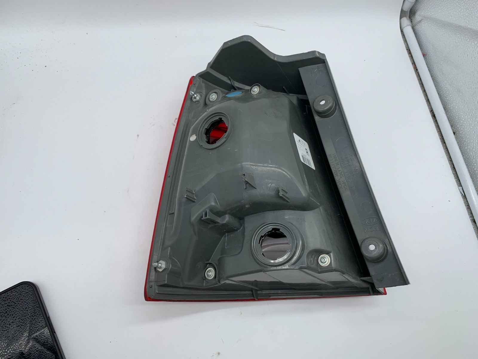 2011-2013 Kia Sorento Passenger Tail Light Taillight OEM D02B67002