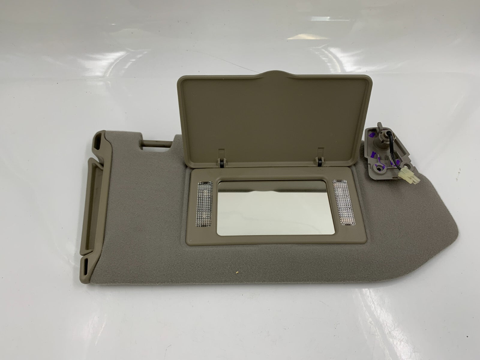 2005 Nissan Maxima Passenger Sun Visor Gray Illumination OEM C04B14033