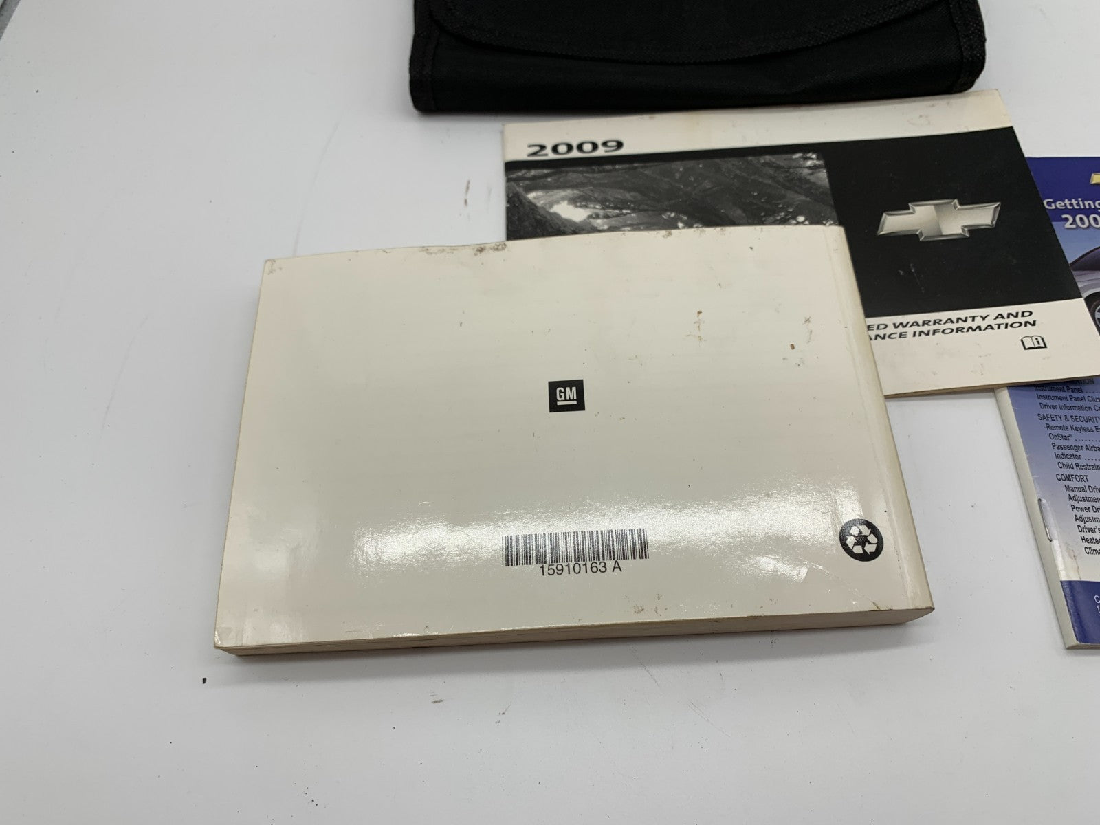 2009 Chevrolet Equinox Owners Manual Set with Case OEM B01B04048